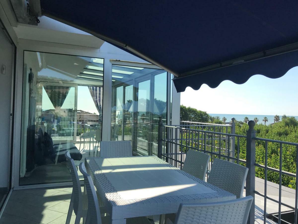 Attico Sul Mare Lägenhet Fermo Exteriör bild